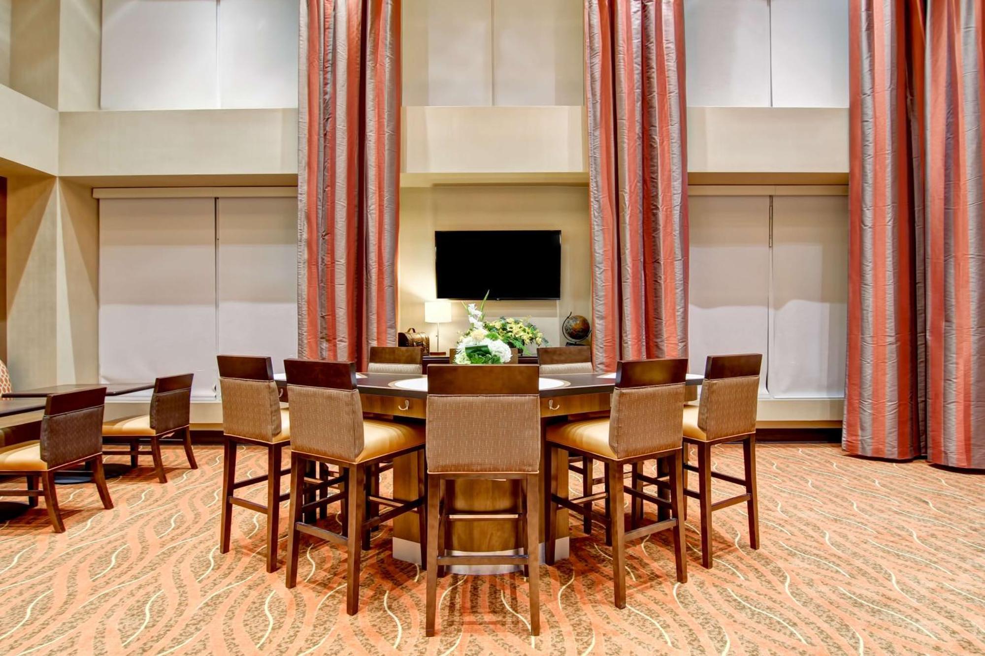 Homewood Kingwood Parc Airport Area Hotel 3*