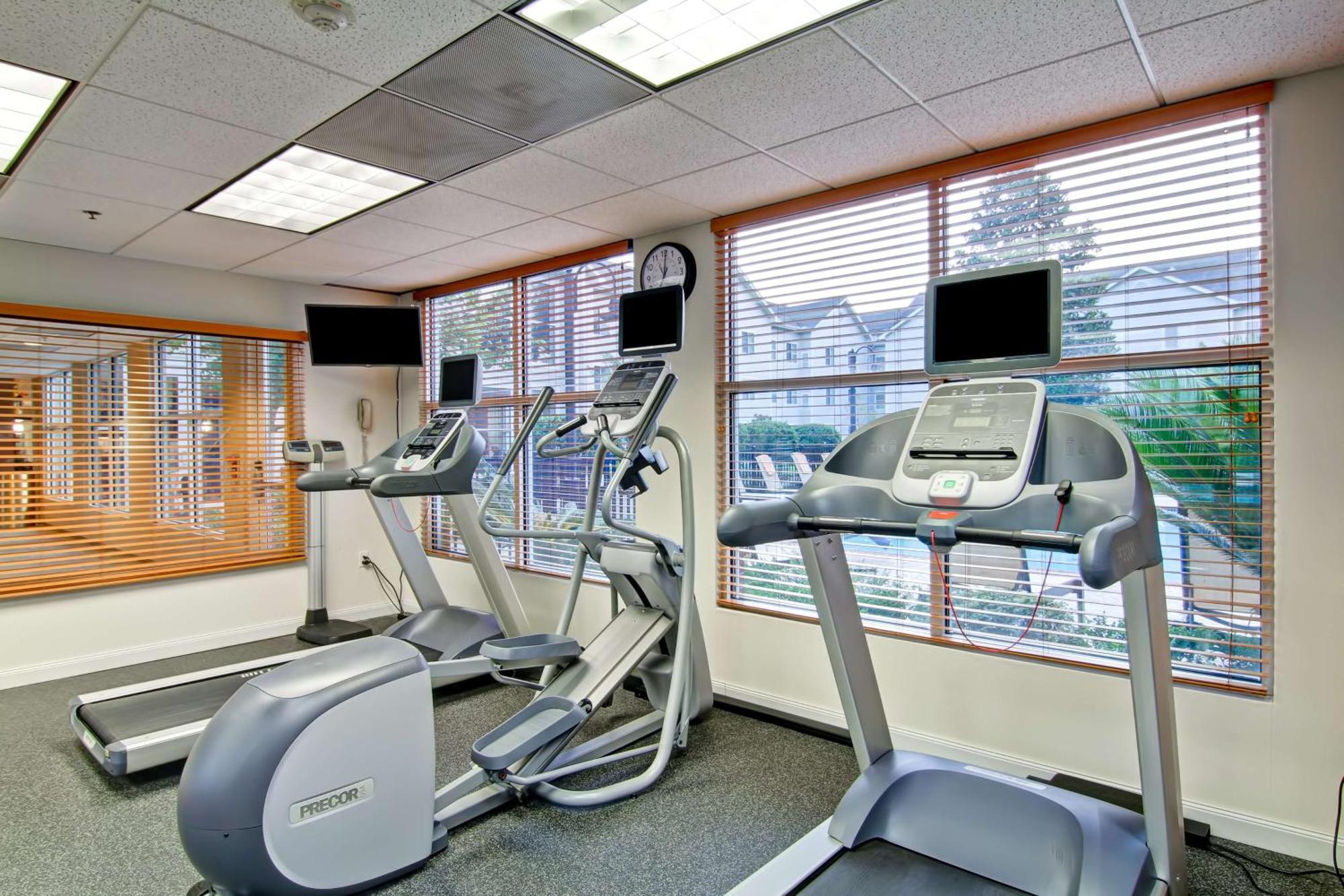 Homewood Kingwood Parc Airport Area Hotel 3*